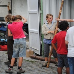 Uitladen Materiaal  34 - Scouts en Gidsen Zaventem 